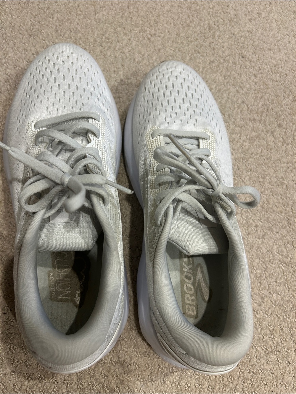 Brooks Women's White/Light Gray Athletic Running Shoes